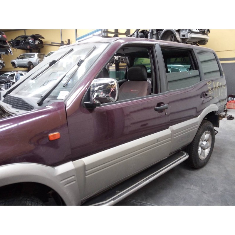 Recambio de puerta delantera izquierda para nissan terrano/terrano.ii (r20) elegance referencia OEM IAM   