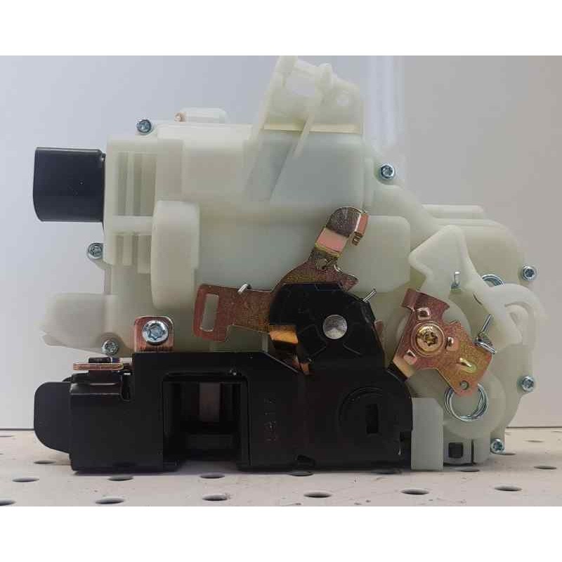 Recambio de cerradura puerta trasera derecha para universal cerradura trasera derecha vw-seat-skoda referencia OEM IAM 3B4839016