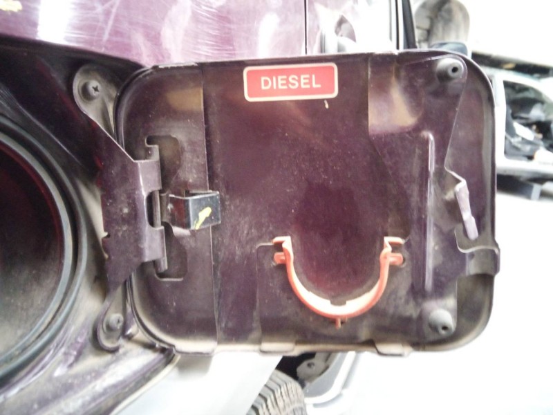 Recambio de tapa exterior combustible para nissan terrano/terrano.ii (r20) elegance referencia OEM IAM   