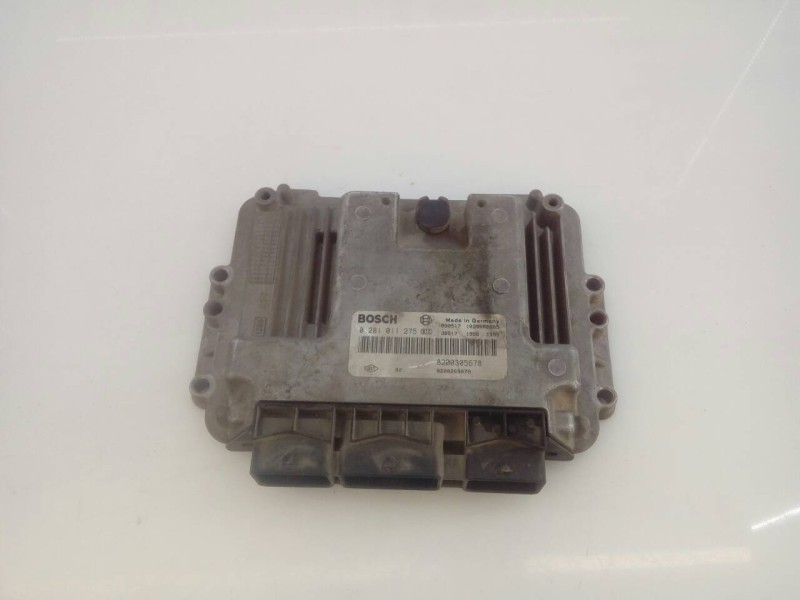 Recambio de centralita motor uce para renault scenic ii authentique referencia OEM IAM 8200305678 0281011275 E2-A1-43-6