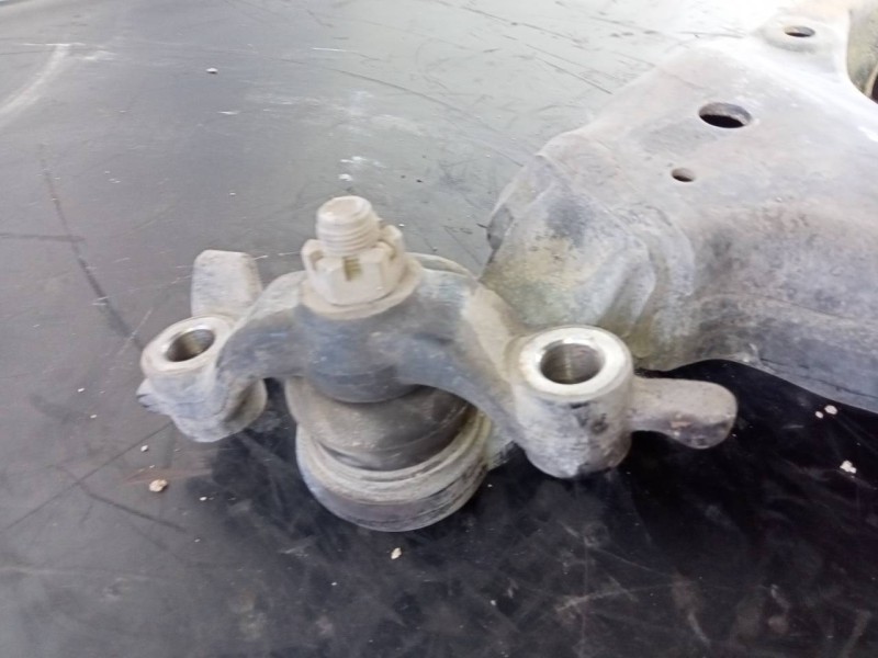 Recambio de brazo suspension inferior delantero derecho para toyota land cruiser (j15) gx referencia OEM IAM   P1-B3-7