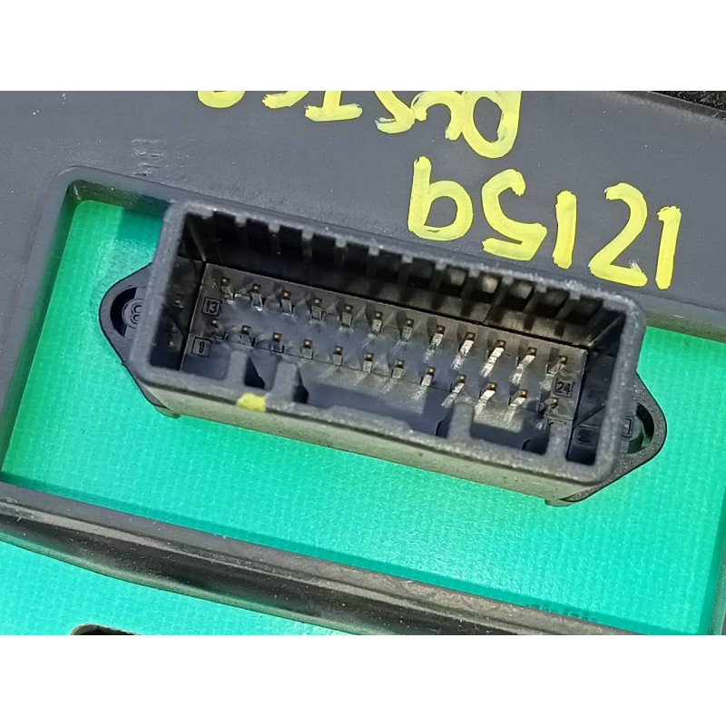 Recambio de cuadro instrumentos para dacia duster laureate 4x2 referencia OEM IAM P248104707R  E2-A1-44-3