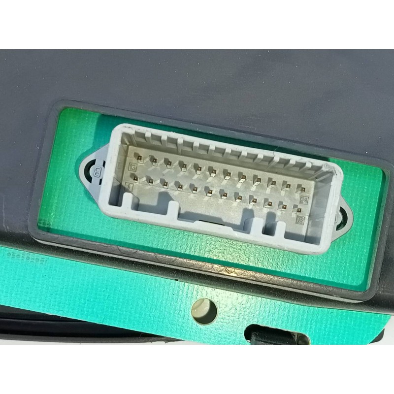 Recambio de cuadro instrumentos para dacia duster laureate 4x2 referencia OEM IAM P248104707R  E2-A1-44-3