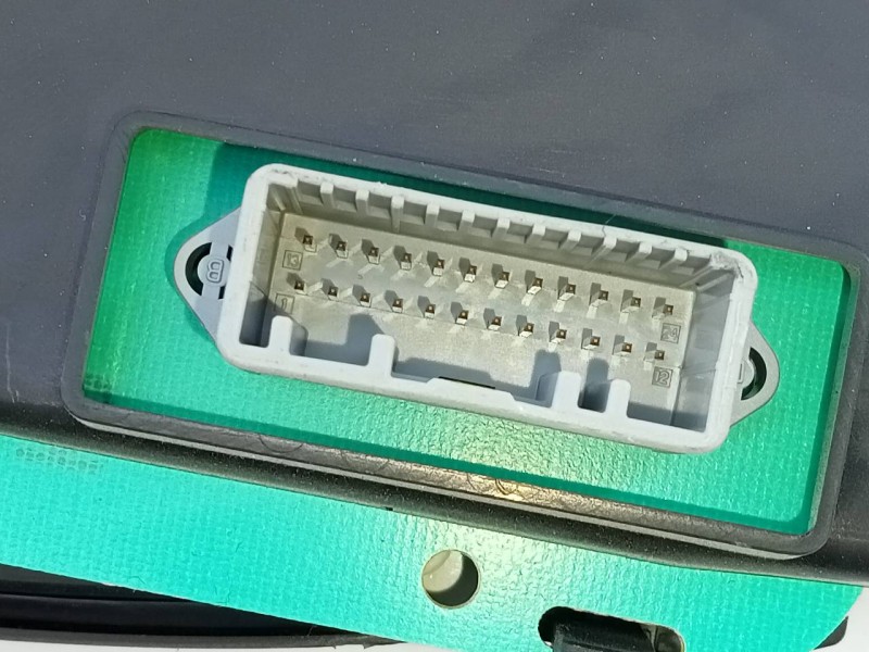 Recambio de cuadro instrumentos para dacia duster laureate 4x2 referencia OEM IAM P248104707R  E2-A1-44-3