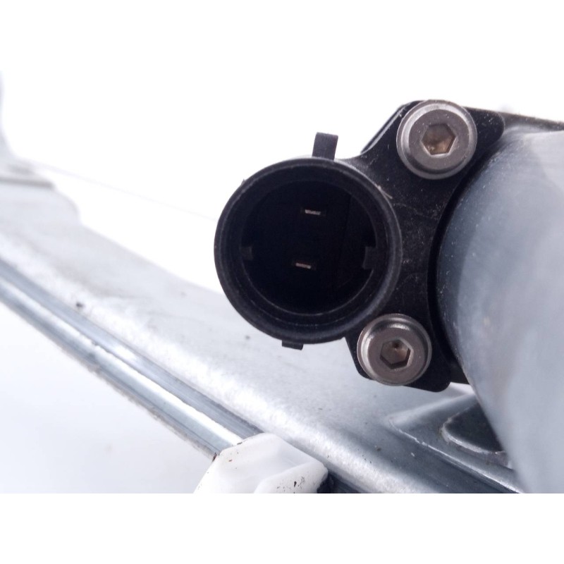 Recambio de elevalunas delantero derecho para dacia duster laureate 4x2 referencia OEM IAM 1280008421  E1-A1-24-2