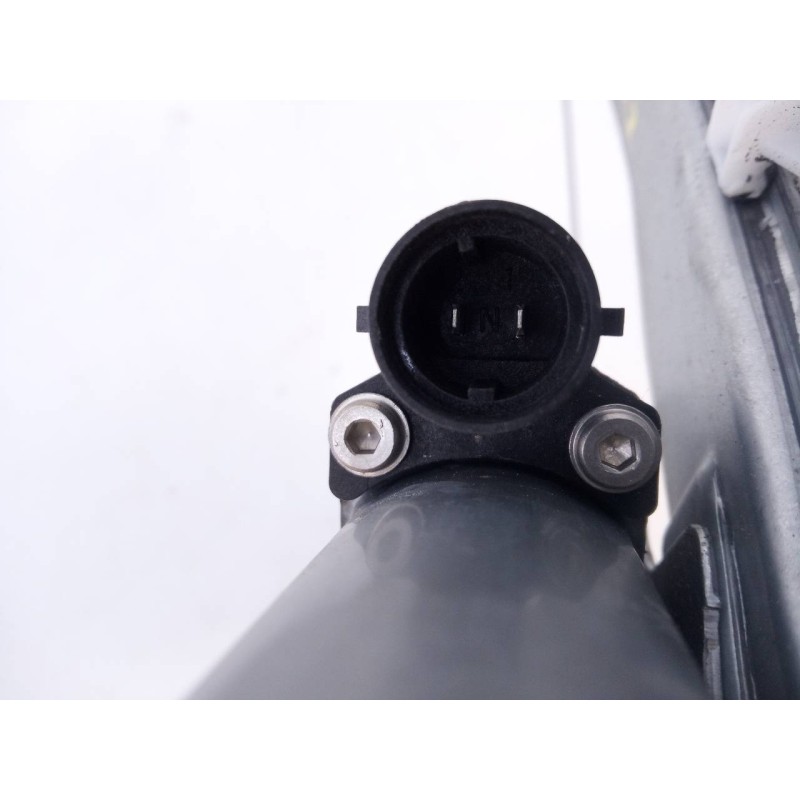 Recambio de elevalunas delantero izquierdo para dacia duster laureate 4x2 referencia OEM IAM 8200733829E  E1-A1-40-2