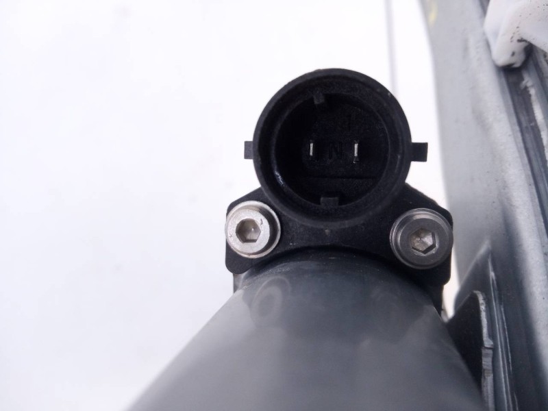 Recambio de elevalunas delantero izquierdo para dacia duster laureate 4x2 referencia OEM IAM 8200733829E  E1-A1-40-2