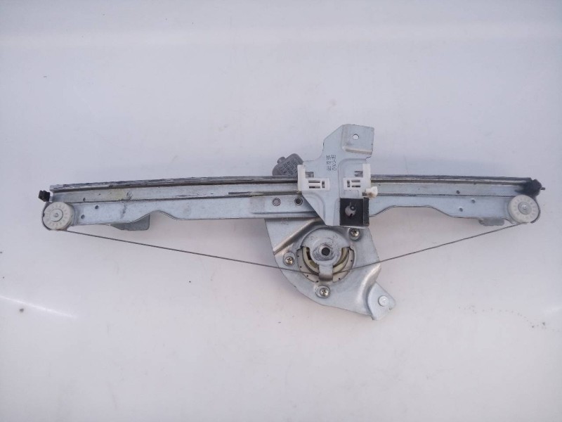 Recambio de elevalunas delantero izquierdo para dacia duster laureate 4x2 referencia OEM IAM 8200733829E  E1-A1-40-2