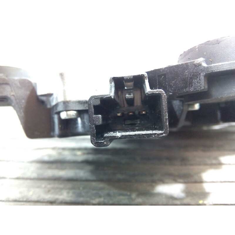 Recambio de motor limpia trasero para ford focus lim. (cb4) trend referencia OEM IAM 1689913 0390201210 E2-B3-8-2