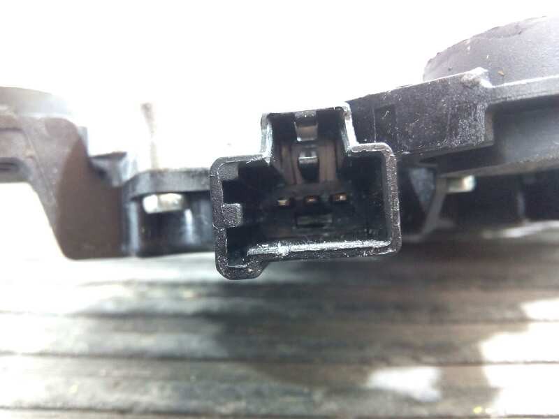 Recambio de motor limpia trasero para ford focus lim. (cb4) trend referencia OEM IAM 1689913 0390201210 E2-B3-8-2