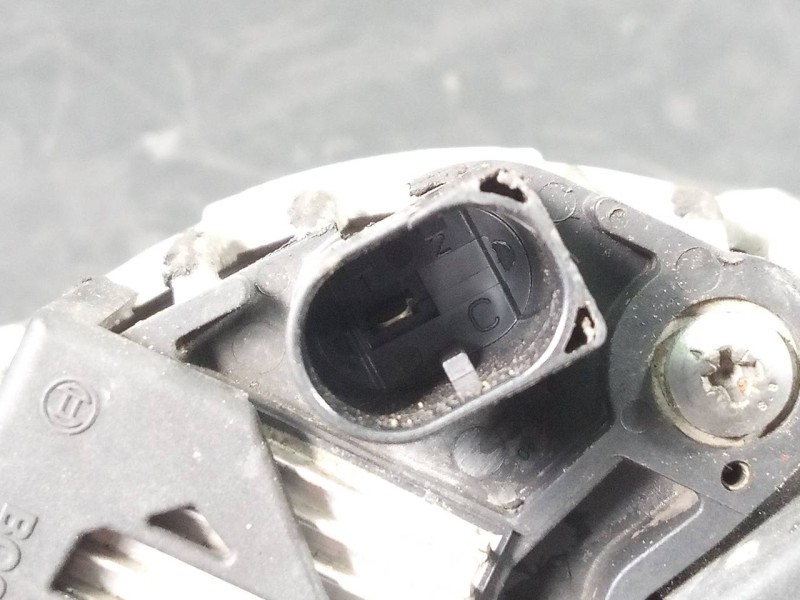 Recambio de alternador para infiniti q30 2.2d referencia OEM IAM A0009063322  P3-A4-19-3