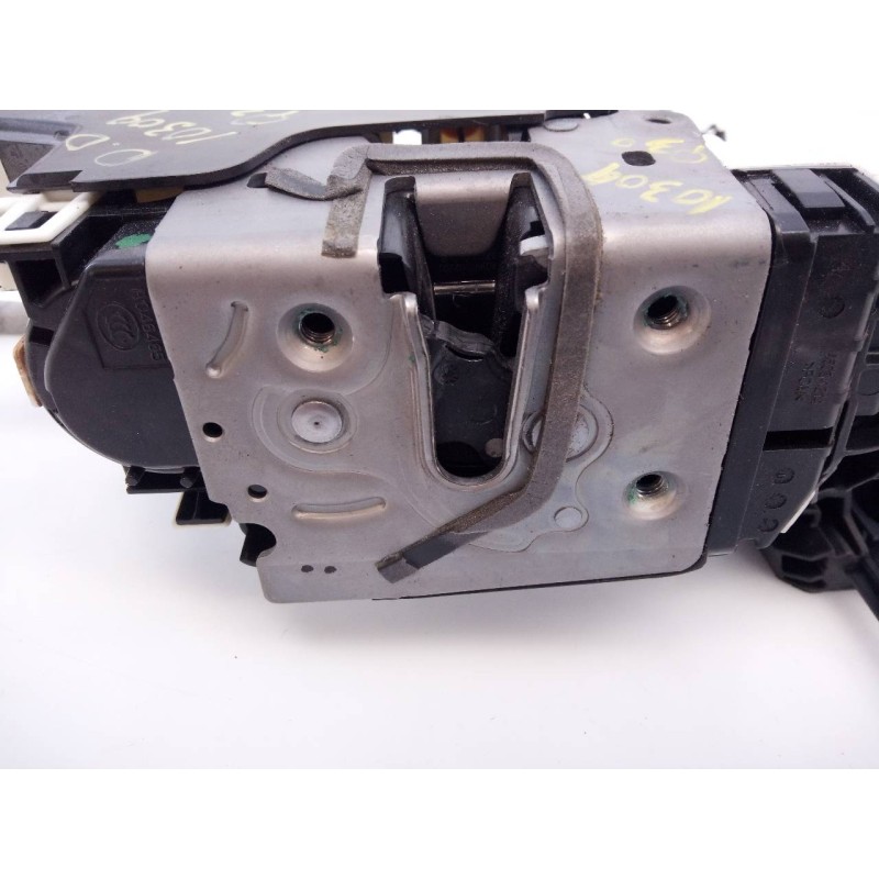 Recambio de cerradura puerta delantera derecha para infiniti q30 2.2d referencia OEM IAM 2017052210107  E2-A4-8-2