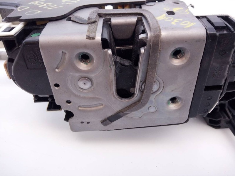 Recambio de cerradura puerta delantera derecha para infiniti q30 2.2d referencia OEM IAM 2017052210107  E2-A4-8-2