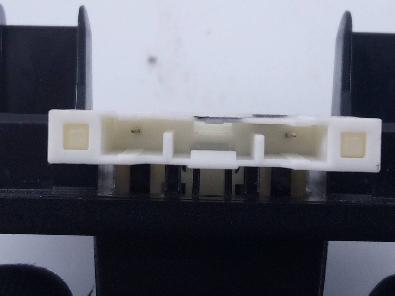 Recambio de parasol derecho para infiniti q30 2.2d referencia OEM IAM   E2-A4-43-2