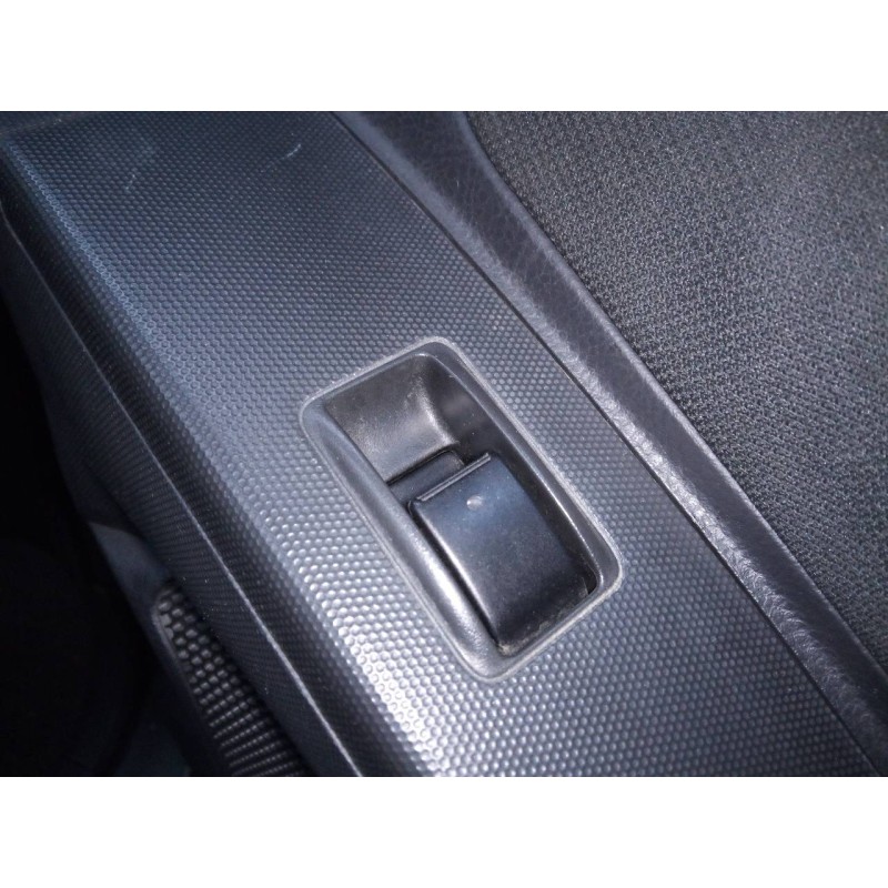 Recambio de mando elevalunas delantero derecho para toyota corolla verso (r1) 2.2 d-4d luna referencia OEM IAM   