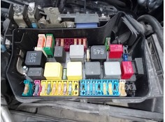 CAJA RELES / FUSIBLES 