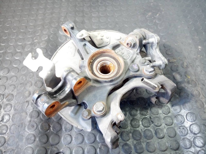 Recambio de mangueta delantera derecha para peugeot 3008 gt line referencia OEM IAM   P1-B5-32