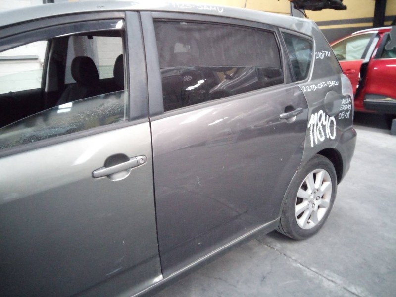 Recambio de puerta trasera izquierda para toyota corolla verso (r1) 2.2 d-4d luna referencia OEM IAM   