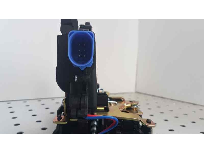 Recambio de cerradura puerta trasera izquierda para universal cerradura trasera izquierda seat/vw/skoda referencia OEM IAM 3B483