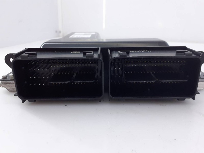 Recambio de centralita motor uce para volvo xc90 inscription awd referencia OEM IAM 32242004  E3-B5-38-4