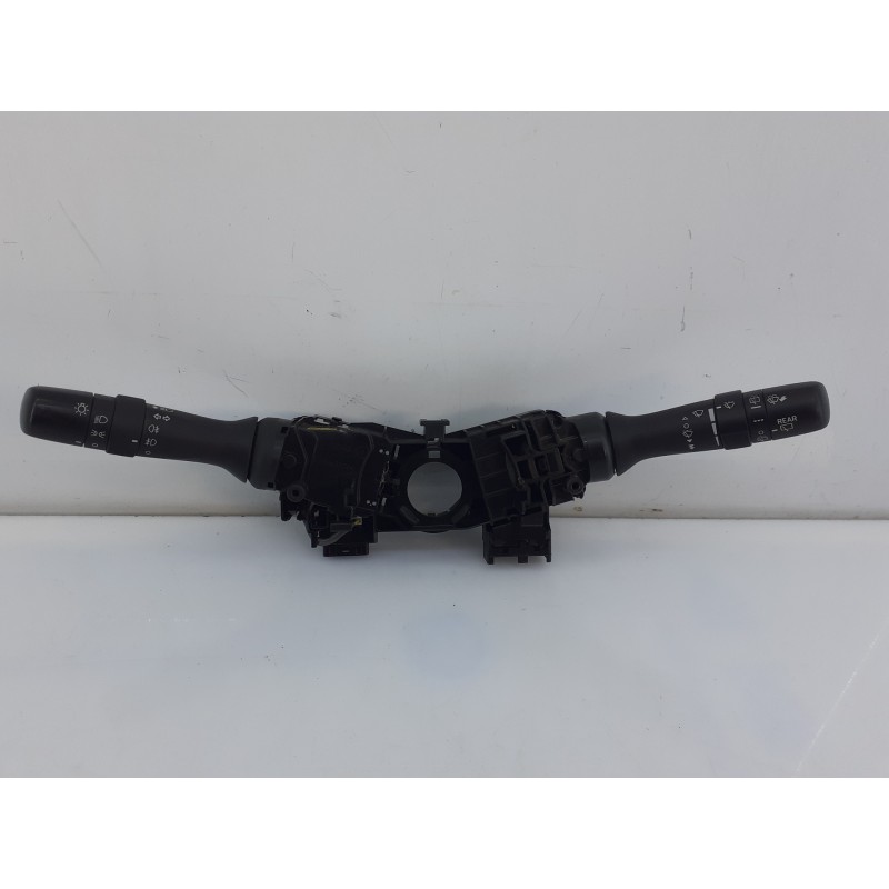 Recambio de mando intermitentes para toyota land cruiser (j15) gx referencia OEM IAM 17F711 17F463 E3-B2-18-4