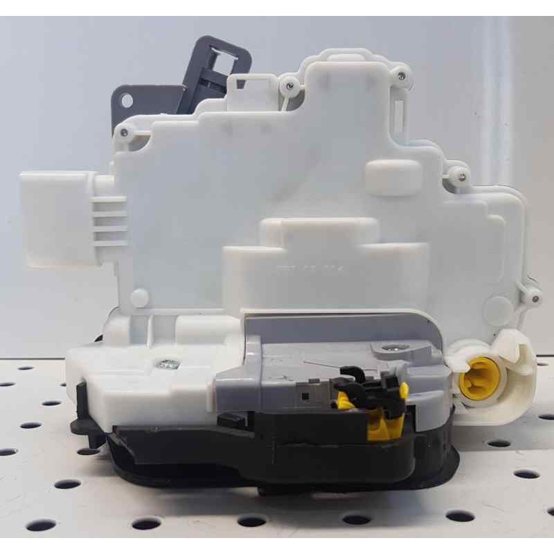 Recambio de cerradura puerta delantera derecha para universal cerradura delantera izquierda vw-seat-skoda referencia OEM IAM 3C1