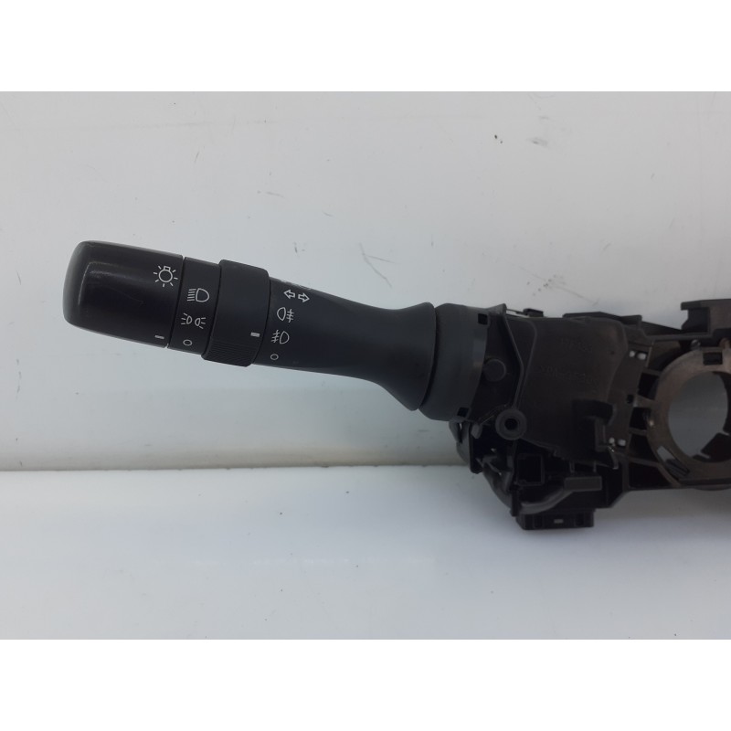 Recambio de mando intermitentes para toyota land cruiser (j15) gx referencia OEM IAM 17F711 17F463 E3-B2-18-4