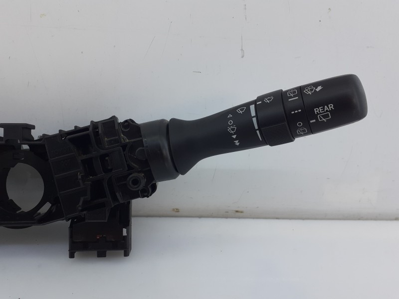 Recambio de mando intermitentes para toyota land cruiser (j15) gx referencia OEM IAM 17F711 17F463 E3-B2-18-4