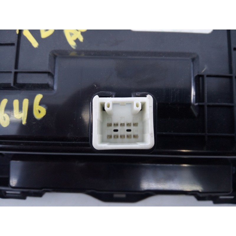 Recambio de mando climatizador para toyota auris active referencia OEM IAM 5590002221  E3-B2-12-2
