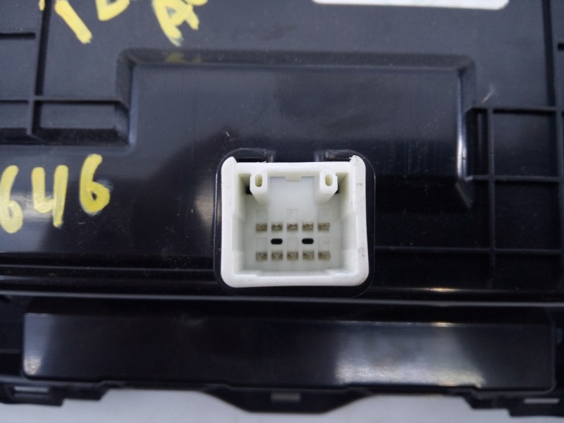 Recambio de mando climatizador para toyota auris active referencia OEM IAM 5590002221  E3-B2-12-2