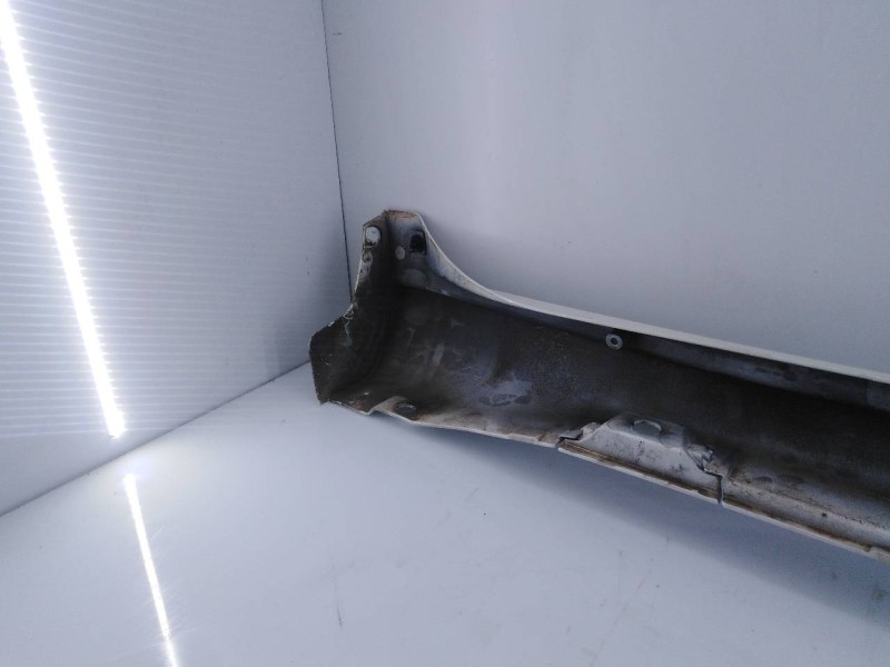 Recambio de estribo izquierdo para toyota land cruiser (j15) gx referencia OEM IAM   E6-A3-9