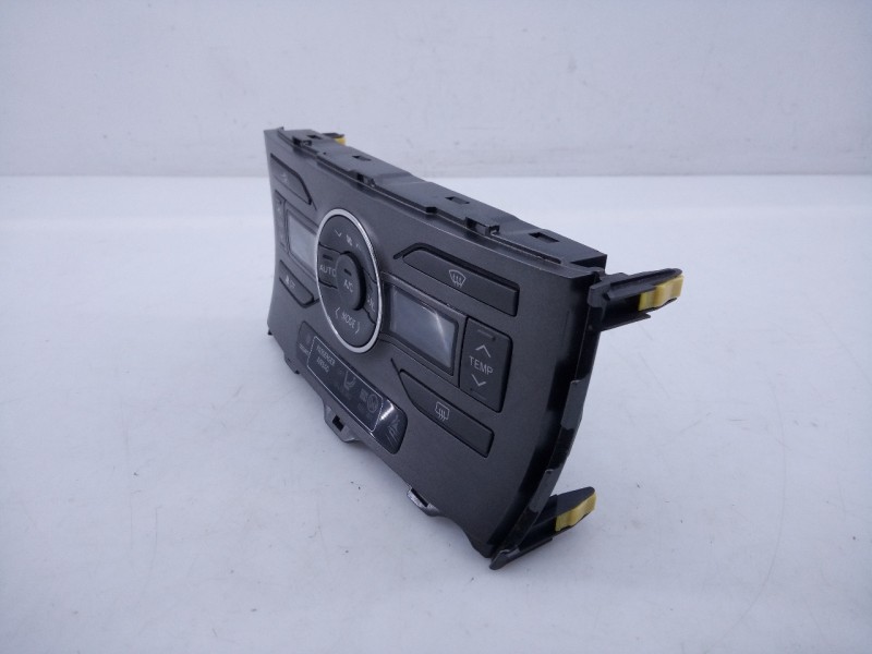 Recambio de mando climatizador para toyota auris active referencia OEM IAM 5590002221  E3-B2-12-2