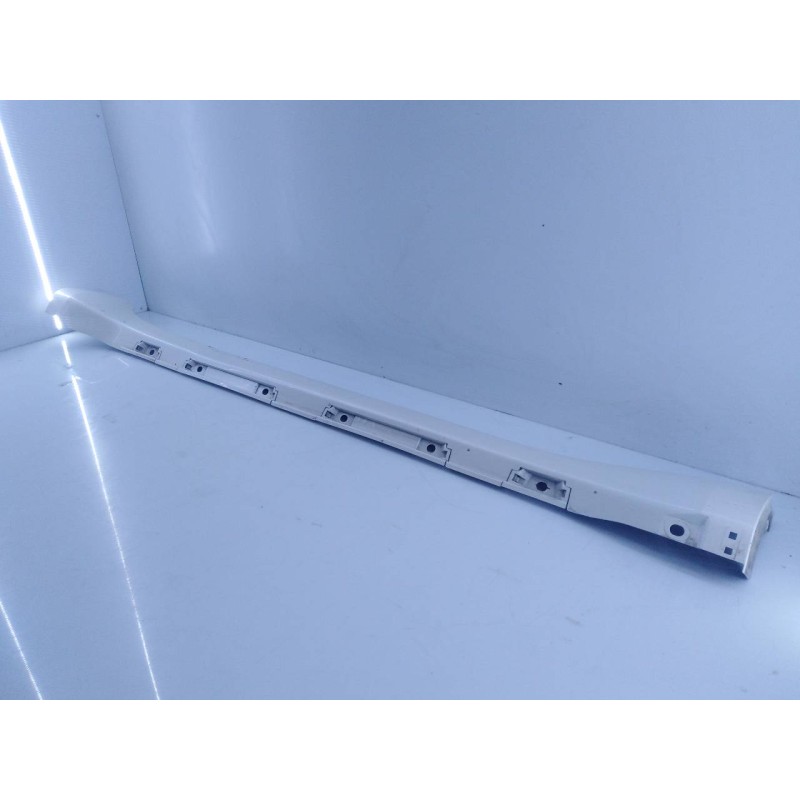 Recambio de estribo izquierdo para toyota land cruiser (j15) gx referencia OEM IAM   E6-A3-9