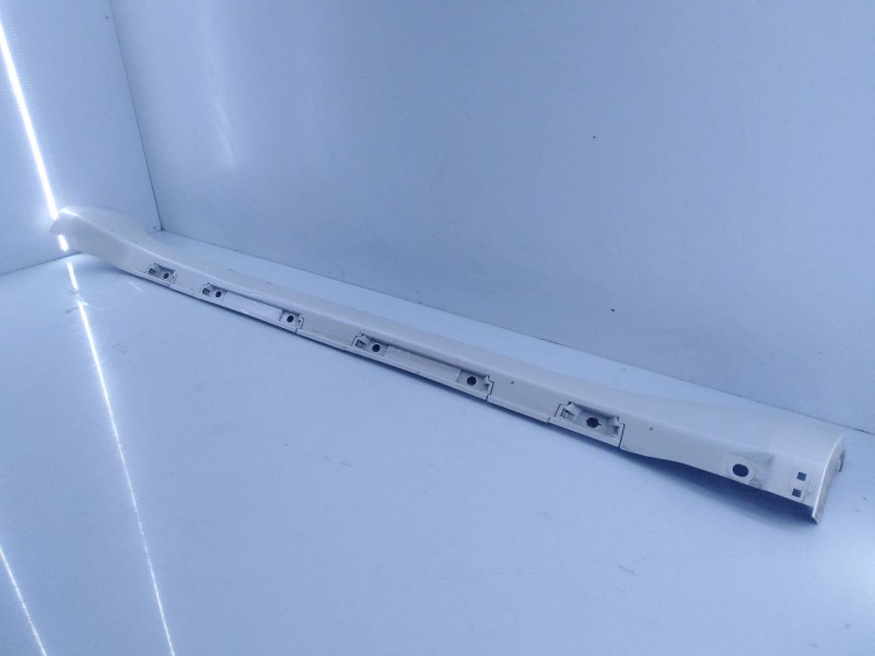 Recambio de estribo izquierdo para toyota land cruiser (j15) gx referencia OEM IAM   E6-A3-9