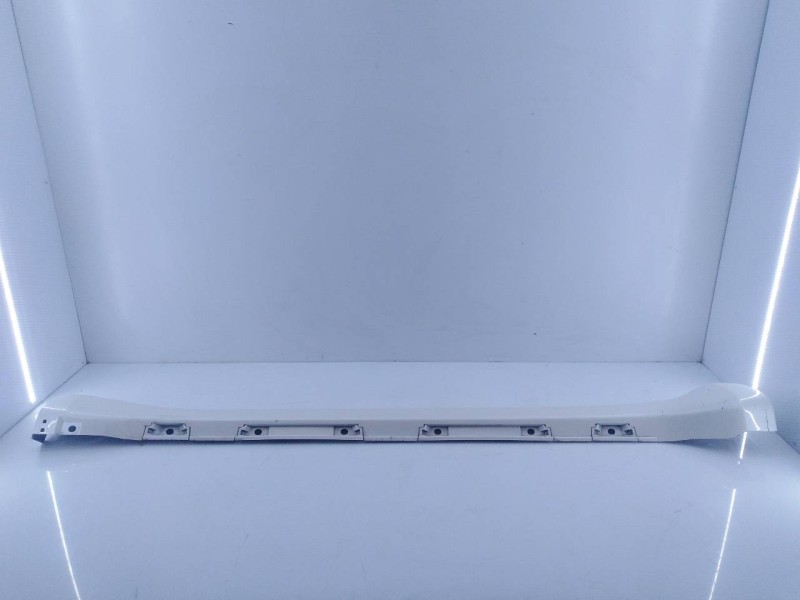 Recambio de estribo derecho para toyota land cruiser (j15) gx referencia OEM IAM   E6-A3-9