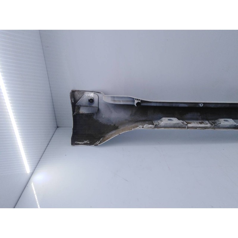 Recambio de estribo derecho para toyota land cruiser (j15) gx referencia OEM IAM   E6-A3-9