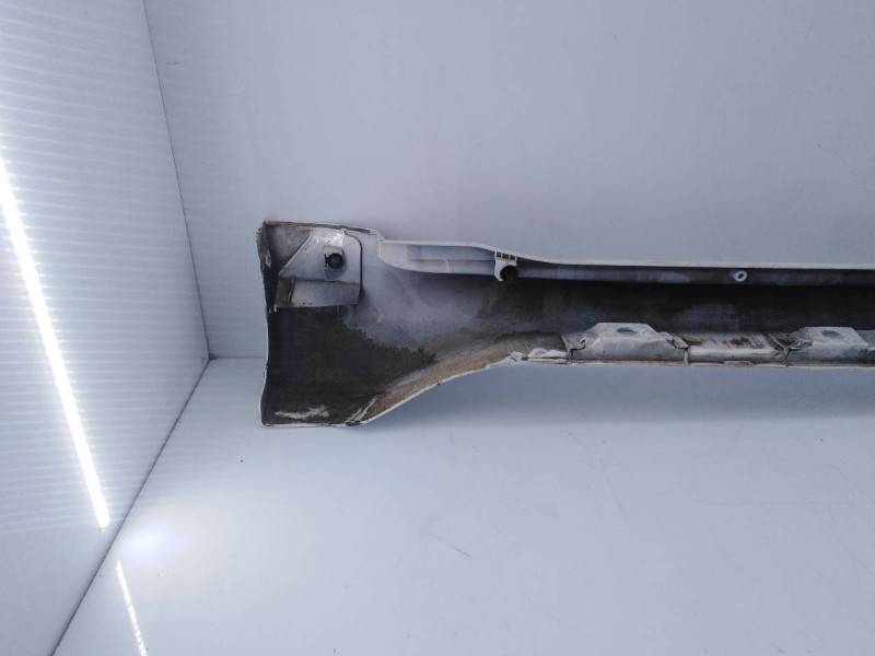 Recambio de estribo derecho para toyota land cruiser (j15) gx referencia OEM IAM   E6-A3-9