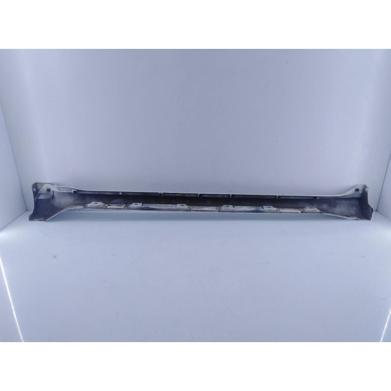 Recambio de estribo derecho para toyota land cruiser (j15) gx referencia OEM IAM   E6-A3-9