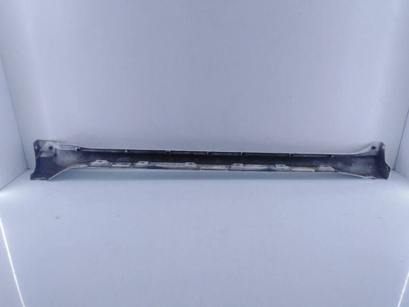 Recambio de estribo derecho para toyota land cruiser (j15) gx referencia OEM IAM   E6-A3-9