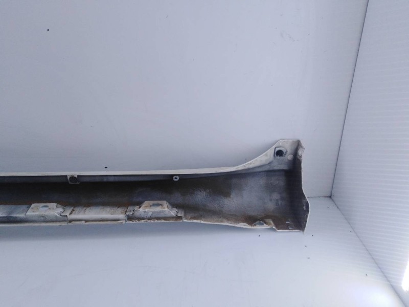 Recambio de estribo derecho para toyota land cruiser (j15) gx referencia OEM IAM   E6-A3-9