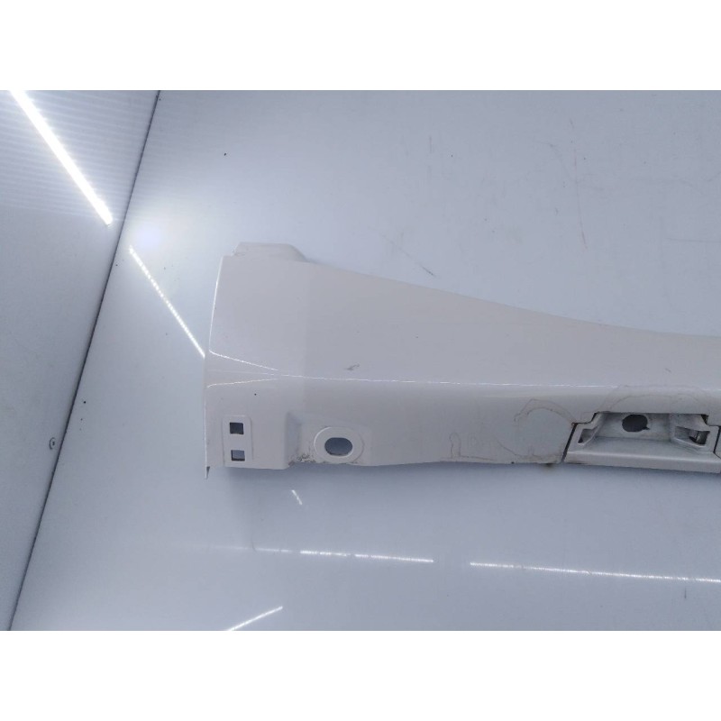 Recambio de estribo derecho para toyota land cruiser (j15) gx referencia OEM IAM   E6-A3-9