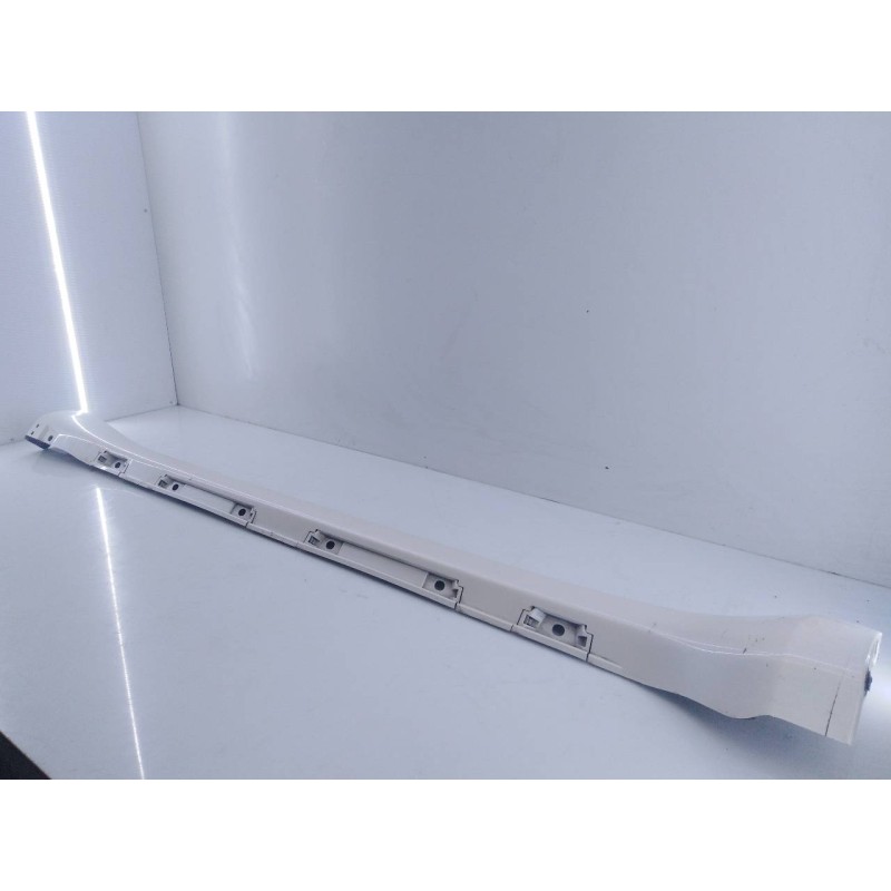 Recambio de estribo derecho para toyota land cruiser (j15) gx referencia OEM IAM   E6-A3-9