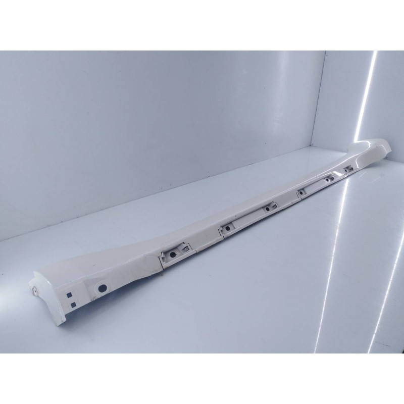 Recambio de estribo derecho para toyota land cruiser (j15) gx referencia OEM IAM   E6-A3-9