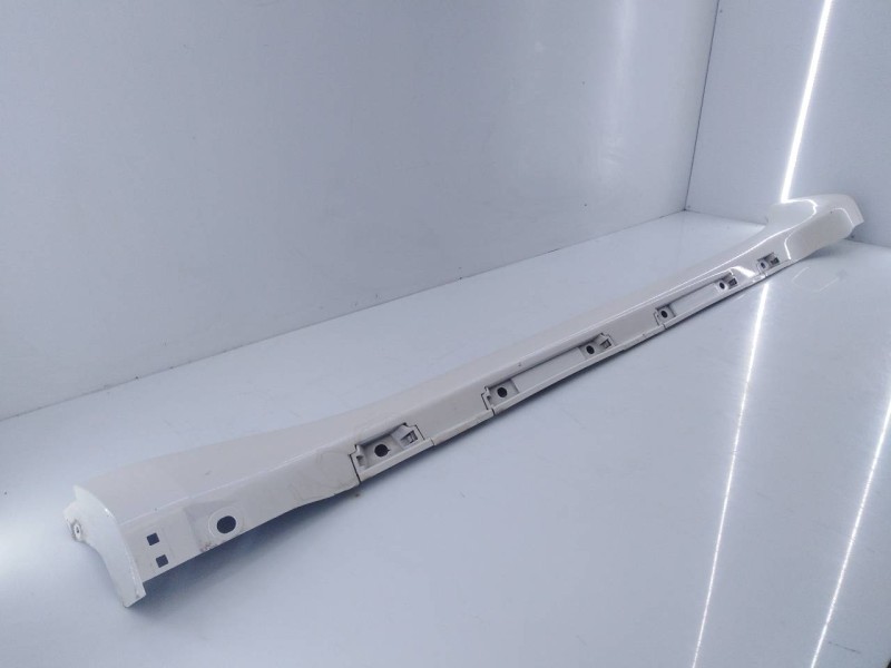 Recambio de estribo derecho para toyota land cruiser (j15) gx referencia OEM IAM   E6-A3-9