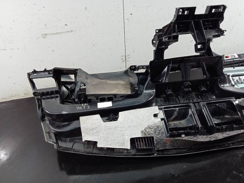 Recambio de salpicadero para bmw serie 1 berlina (e81/e87) 118d referencia OEM IAM   