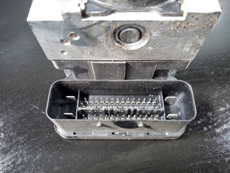 Recambio de abs para volvo v40 momentum referencia OEM IAM 613519001A5 28561140233 P3-A8-27-3