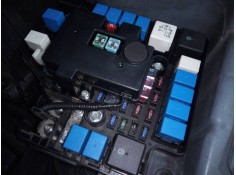 CAJA RELES / FUSIBLES 