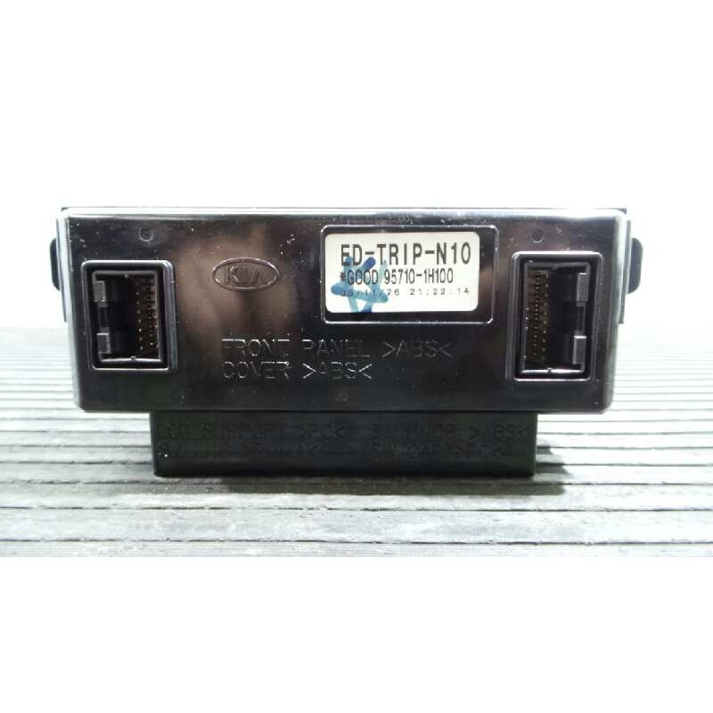 Recambio de pantalla multifuncion para kia cee´d concept referencia OEM IAM GOOD957101H100 EDTRIPN10 E3-A3-28-1