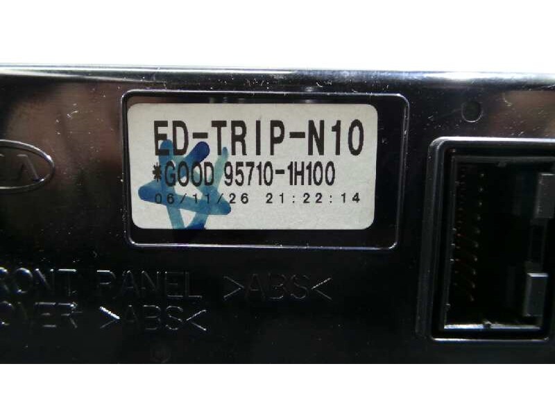 Recambio de pantalla multifuncion para kia cee´d concept referencia OEM IAM GOOD957101H100 EDTRIPN10 E3-A3-28-1