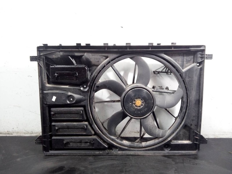 Recambio de electroventilador para volvo v40 momentum referencia OEM IAM 0130308440  P2-B8-23